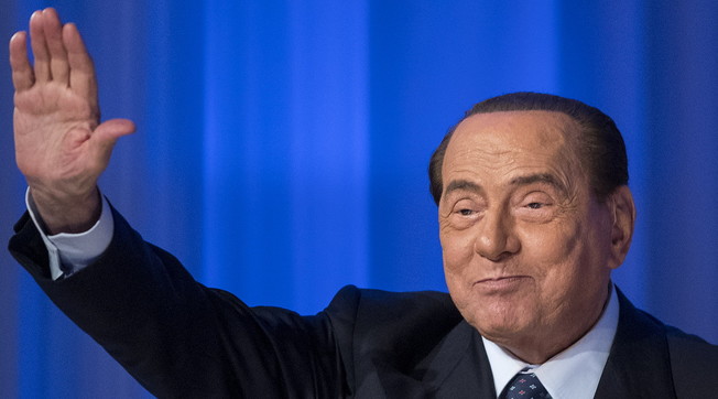 Berlusconi salva il governo conte
